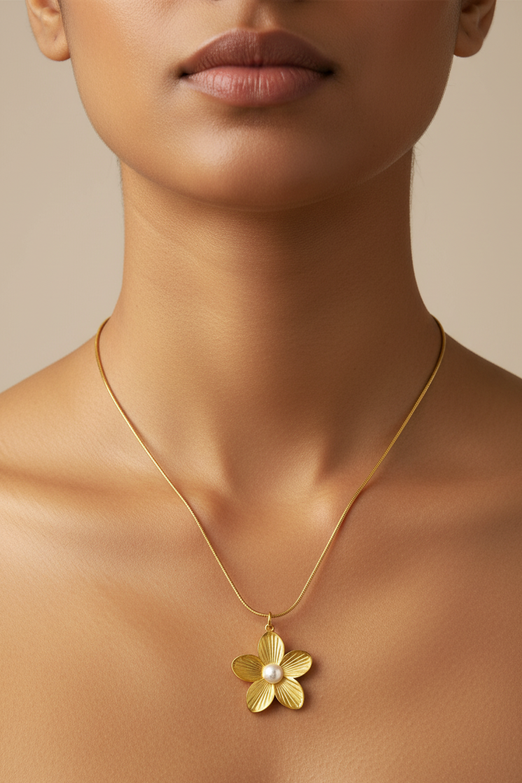 Flower pearl pendant neckchain