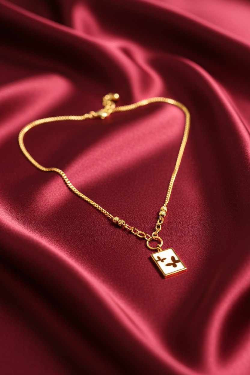 Elegant White butterfly pendant neckchain